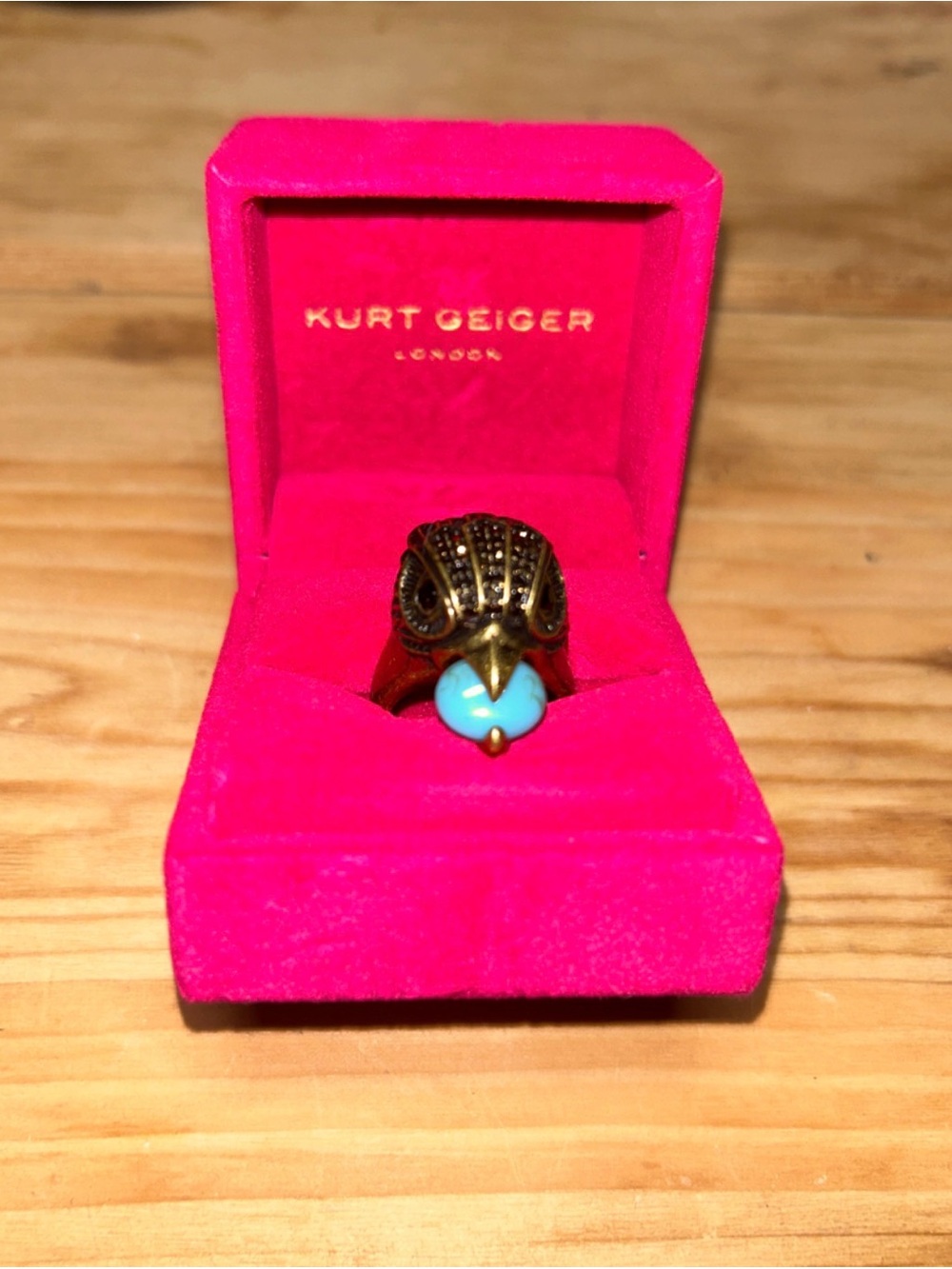 Kurt Geiger London Eagle Stone Cocktail Ring 
In Kurt Geiger velvet box,NWT